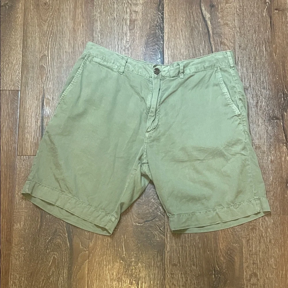 Faherty men's Olive Green shorts EUC 33
